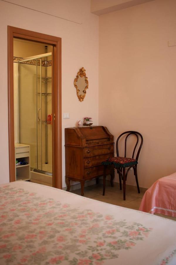 La Casa Di Catia Hotell Florens Exteriör bild